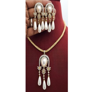 Ensemble de collier et boucles d'oreilles de luxe de qualité supérieure, finition or blanc, design élégant, pour mariage, fête, collection pour femmes - Product Image 2