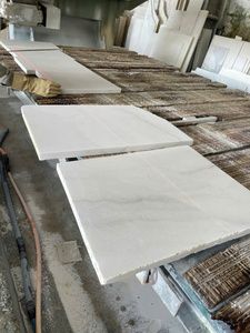 Marbre blanc sablé avec des veines brunes pour les sols, les salons, les cuisines, les escaliers, les façades et les revêtements muraux - Product Image 4