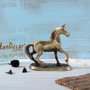 Figura Decorativa de Caballo en Latón Antiguo Pulido Dorado para Oficina y Sala de Estar - Product Image 2