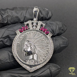 Collar llamativo estilo hip hop con colgante de medallón con incrustaciones de diamantes estilo moneda - Product Image 1