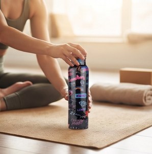 Botella de Agua de Acero Inoxidable con Diseño de Grafiti y Tapa de Cobre, Ideal para Bebidas en la Mesa, Uso Diario - Product Image 5
