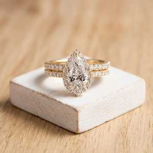 Parure de mariage vintage raffinée avec diamant de laboratoire taille poire et taille brillant rond, diamant solitaire en or massif 10K 14K 18K, pureté E Clarity VVS - Product Image 1
