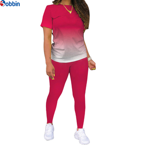 Conjunto Deportivo Personalizado de Verano para Mujer, Degradado Morado, Top de Manga Corta con Cuello Redondo y Leggings Largos, Casual para Todas las Temporadas - Product Image 4