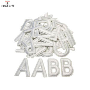 Patchs brodés personnalisés en forme de lettres d'alphabet avec matériau PU pour chapeaux - Product Image 2