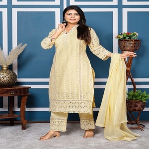 Ensemble Kurta en coton jaune pastel traditionnel NIYANI avec broderie délicate et dupatta assortie pour un style festif subtil - Product Image 3
