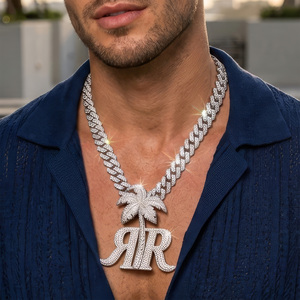 Colgante de Letra Inicial Personalizado con Logotipo, de Plata 925 de Lujo, Totalmente Engastado con Moissanita VVS1 que Pasa la Prueba, con Diseño Exclusivo - Product Image 2