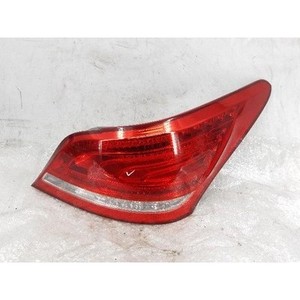 Equus 2011-2013 Feu arrière droit complet d'occasion OEM 924023N000 - Product Image 1