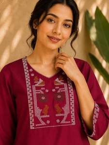 Kurti en coton brodé marron pour femmes avec pantalon blanc, tenue décontractée ethnique, coupe ample, longueur midi, toutes saisons, style Inde Pakistan - Product Image 2