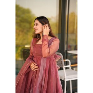 Hermoso vestido Anarkali para fiestas XS Talla Pent y Dupatta Outfit - Product Image 3