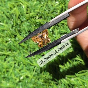 2 piezas de moissanita amarilla con corte de mariposa, forma única y elegante, mariposa facetada para pendientes o anillos, etc. - Product Image 2