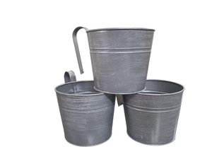 Iron Rustic Galvanized Planter For Farmhouse Garden Decoration And Stylish Outdoor <b>Flower</b> <b>Display</b> Applications - Product Image 2