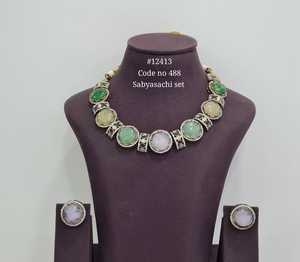 Ensemble collier et boucles d'oreilles 12413, pierre doublette magique, plaqué Mehandi, inspiré de Sabyasachi, pour femmes, bijoux pour mariage et fêtes - Product Image 2