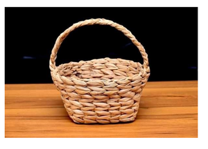 ตะกร้าพูจาทำมือจากเปลือกกล้วย พร้อมหูหิ้วแบบกูด้า ทำจากเส้นใยธรรมชาติ เหมาะสำหรับใช้ในวัด เป็นมิตรกับสิ่งแวดล้อม ใช้ได้หลากหลาย - Product Image 2