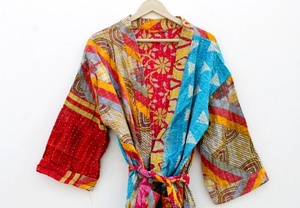 Nueva llegada indio hecho a mano viejo Kantha edredón Kimono chaqueta clásica Kimono largo con cinturón y chaqueta de cuello grande para mujer - Product Image 4