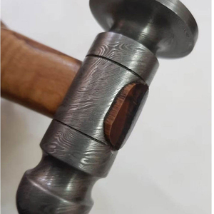 Martillo de Mecánico de Acero de Damasco Forjado a Mano THEWIZ CRAFTS, Acero con Alto Contenido de Carbono, Mango de Madera, Grado Industrial, Uso Pesado en Taller - Product Image 4
