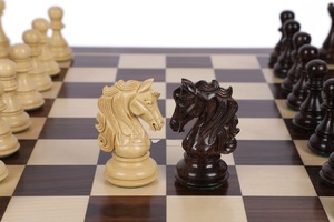 Échiquier Rectangulaire Rustique Poli Écologique ILAHI 100% Fait Main en Bois Pur Style Animalier/Amoureux Taille Personnalisée - Product Image 3