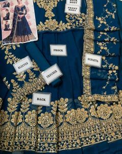 Robe longue brodée en mousseline de soie, nouvelle collection 2022 - Product Image 4