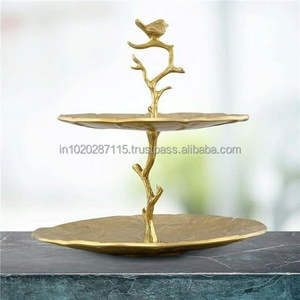 Présentoir à gâteaux en aluminium poli avec base surélevée, parfait pour les pâtisseries haut de gamme axées sur la présentation de gâteaux de qualité supérieure - Product Image 3