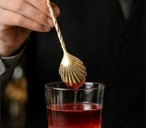 Agitateurs à cocktail rustiques dorés, outils de bar en métal faits à la main, lot de 4 cuillères à mélanger au design de branche torsadée pour mélanger les cocktails - Product Image 2