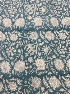 Tela 100% algodón color verde azulado con estampado floral hecho a mano |   Tela de lazo de seda botánica de Jaipur para prendas de vestir al por mayor - Product Image 3