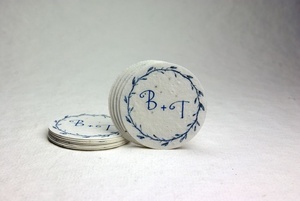 Sous-verres faits main en forme de fleurs sauvages pour tables basses et présentation de boissons, sous-verres ronds pour l'industrie de la restauration et des boissons - Product Image 1