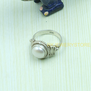 แหวนมุกธรรมชาติ เงินแท้ 925 แหวนทำมือสไตล์วินเทจ แหวนมุกทรงกลม เครื่องประดับโบโฮ ดีไซน์ไม่ซ้ำใคร ของขวัญสำหรับผู้หญิง - Product Image 3