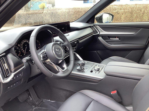 BRAND NEW 2025 Mazda CX-60 6-Cylinders (254hp) Fuel-Hybrid 4WD 4x2 2-Axles 3.3L Euro 6e Automatic Transmission Left <b>Hand</b> Drive - Product Image 5