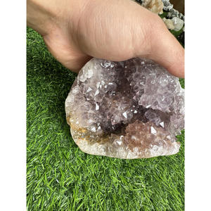 Ametista de Alta Calidad sobre Cristal de Apofilita Blanco para Colección, Meditación y Decoración de Interiores - Product Image 3