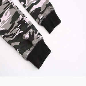 Nueva Llegada Conjunto Deportivo para Mujer con Sudadera con Cremallera y Pantalones de Chándal con Estampado de Camuflaje, Estilo Casual con Franjas Laterales, Corte Ajustado - Product Image 2