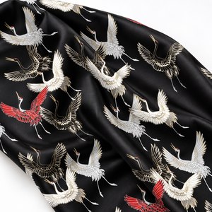 Tissu en Soie et Coton Gaji Imprimé Grue Noire, Textile Satiné Écologique pour Taie d'Oreiller, Housse de Coussin, Literie, Rideau, Décoration Intérieure - Product Image 1