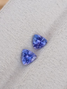 Tanzanite naturelle, pierre précieuse en vrac, violet foncé, taille triligne 5x5 mm, calibrée, véritable, avec jeu de couleurs, Haram Gems, pour la création de bijoux artistiques - Product Image 3