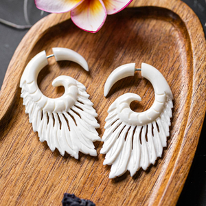 Boucles d'oreilles en os naturel, bijoux ethniques faits à la main - Product Image 6