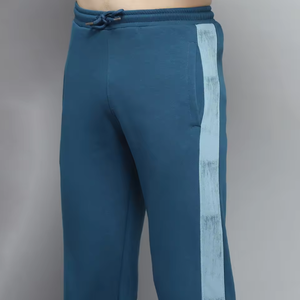 Conjunto Deportivo de Invierno para Hombre, Talla Grande, Sudadera con Capucha y Pantalones Deportivos Acampanados con Serigrafía - Product Image 6