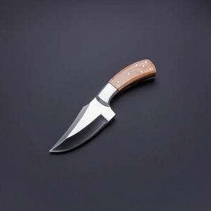 Couteau artisanal personnalisable en acier Damas avec manche en bois Pakka et étui en cuir disponible chez ZA Damascus Maker - Product Image 3