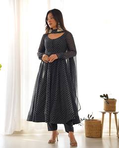 Conjunto de Salwar Kameez Anarkali para Mujer, Tela Georgette Sintética, Estampado Digital, con Dupatta, Moderno, para Fiesta o Uso Diario, Secado Rápido, Corte Regular - Product Image 1