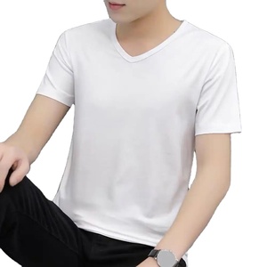 เสื้อยืดแขนสั้นผู้ชาย คอวี ผ้าไอซ์ซิลค์ ลำลอง สีพื้น ทรงเข้ารูป สวมใส่สบายๆ ทุกวัน เหมาะสำหรับวัยรุ่น วัยหนุ่ม ออกกำลังกาย - Product Image 1