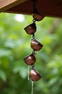 Cadena de lluvia metálica colgante para exteriores, alternativa elegante y decorativa para canaletas de techo, patio y jardín. - Product Image 2