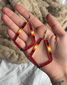 Pendientes Elegantes Hechos a Mano con Cuentas Bordadas para Mujeres y Niñas con Estilo, Accesorios de Moda - Product Image 6
