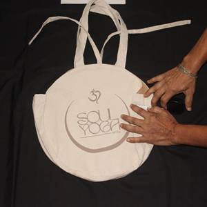 Bolso de Mano de Algodón Ecológico para Yoga - Diseño Perfectamente Redondo para Compras, Moda, Regalos - Product Image 3