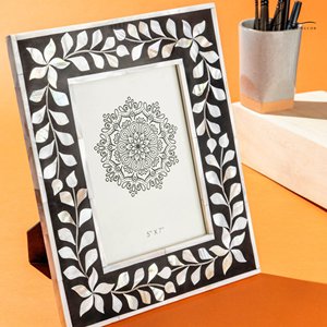 Good price <b>black</b> photo <b>frame</b> with mother of pearls inlay floral MOP pearlescent <b>frame</b> for family pictures - Product Image 3
