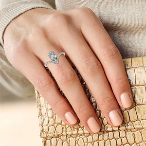 แหวนแต่งงานเพชรทรงเชฟรอนน่ารัก ดีไซน์ธรรมชาติจาก Gema Creative Natural Designer ทอง 14k/18k/22k เพชรเพาะเลี้ยงรูปทรงลูกแพร์ รับรองโดย IGI - Product Image 6