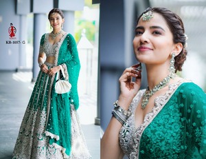 Tenue de cérémonie brodée, série Kb, Lehenga Choli en tulle pour mariée, nettoyage à sec - Product Image 4