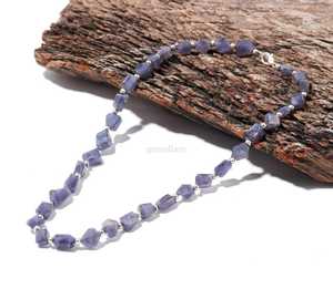 Collar de Iolita Natural Facetada con Cuentas, Joyería Artesanal de Iolita, Elegante Collar de Piedra de Nacimiento de Septiembre - Product Image 1