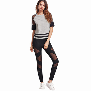 Blusa de Mujer Gris con Mangas Raglán de Malla y Rayas Negras, Cuello Redondo, Estilo Casual, Manga Tres Cuartos, Diseño con Combinación de Colores Sólidos - Product Image 6