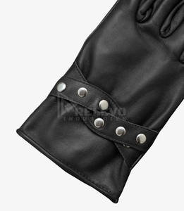 Gants de moto en cuir pleine fleur faits à la main pour hommes, style motard classique, rembourrage protecteur, gants de moto personnalisés OEM - Product Image 4