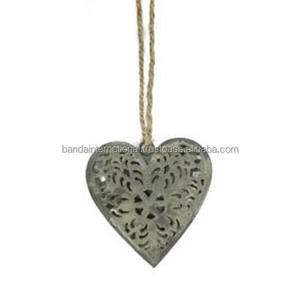 Coeur décoratif suspendu en fer avec argent fini pour la décoration de la maison et d'autres décorations de Noël - Product Image 5
