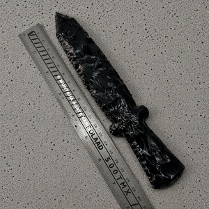 Daga Decorativa de Obsidiana Negra Hecha a Mano, Duradera, de 8 Pulgadas, Figura de Piedra Natural, Pieza de Arte Coleccionable con Tema de Amor, Khambhat - Product Image 5