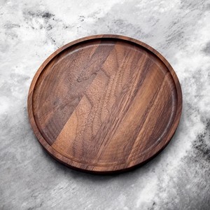Plateau de service rond en bois de noyer, fait main, design minimaliste, motif uni, finition polie, vaisselle et assiettes - Product Image 1