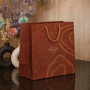 Home Luxury Paper <b>Bag</b> With Gold Stamp Pattern Cotton Rope Handle Recyclable Gusseted Side <b>Gift</b> Packaging - Product Image 2