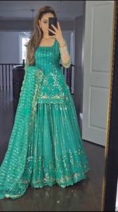 El mejor vestido de boda indio-pakistaní de diseñador, de seda, con bordado de tapeta, estilo lehenga choli, largo hasta el suelo, de ajuste holgado, con detalles en red. - Product Image 4